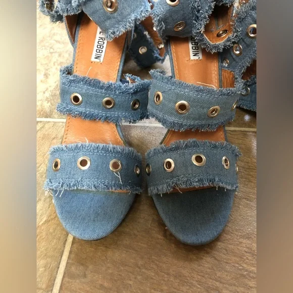 CAPE ROBBIN HIGH HEEL SANDALS SIZE: 8..5 - Picture 6 of 8